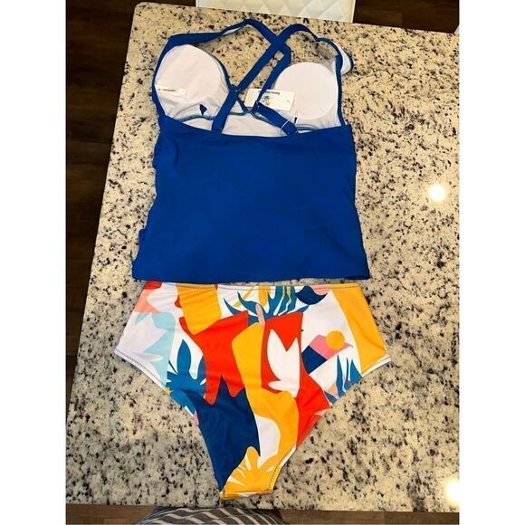 beachsissi Floral Print bottom/V Neck Tummy Control Tankini Set - Picture 2 of 6